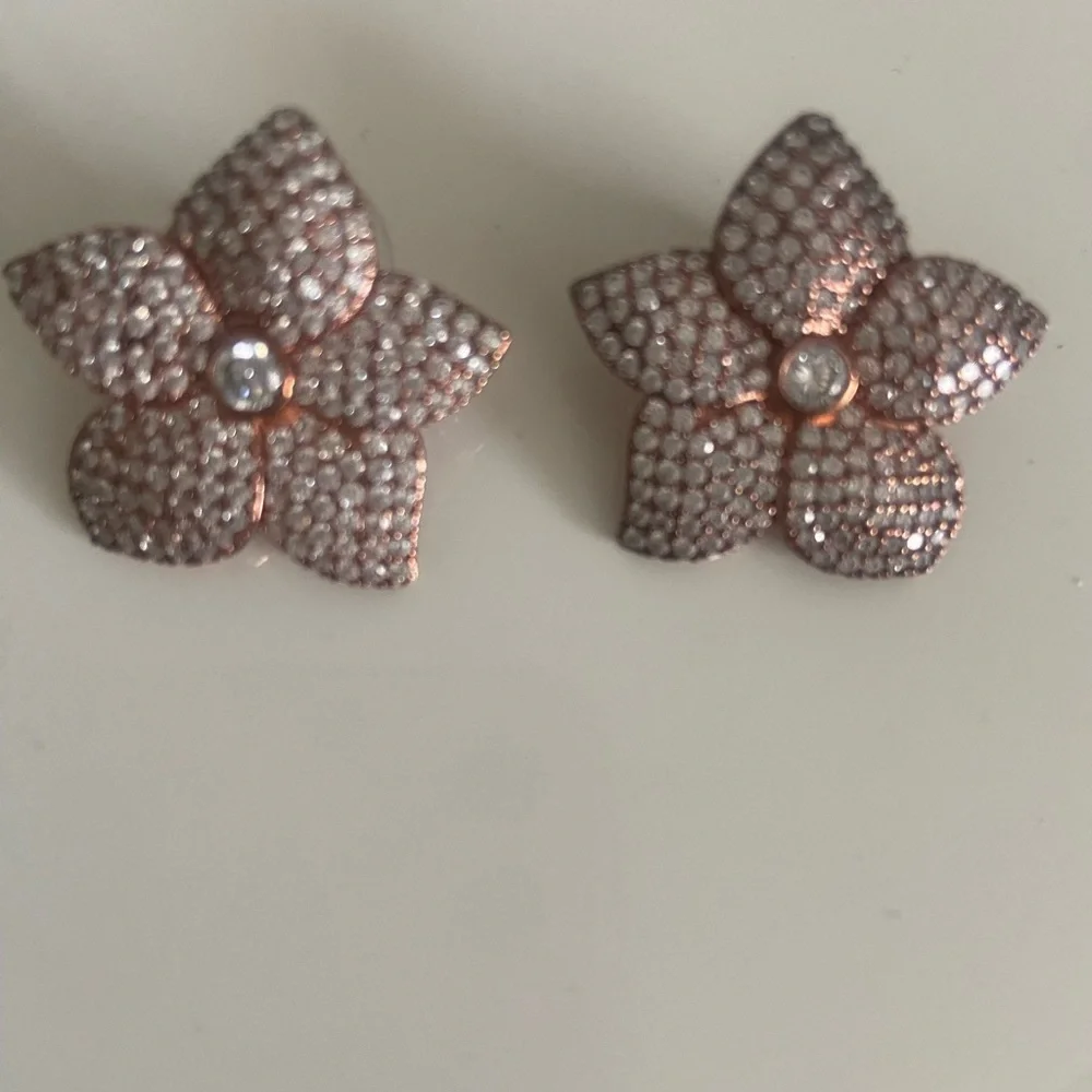 Kate Spade Rose Gold Blooming Pave' Flower Button Stud Earrings WBRUF839
